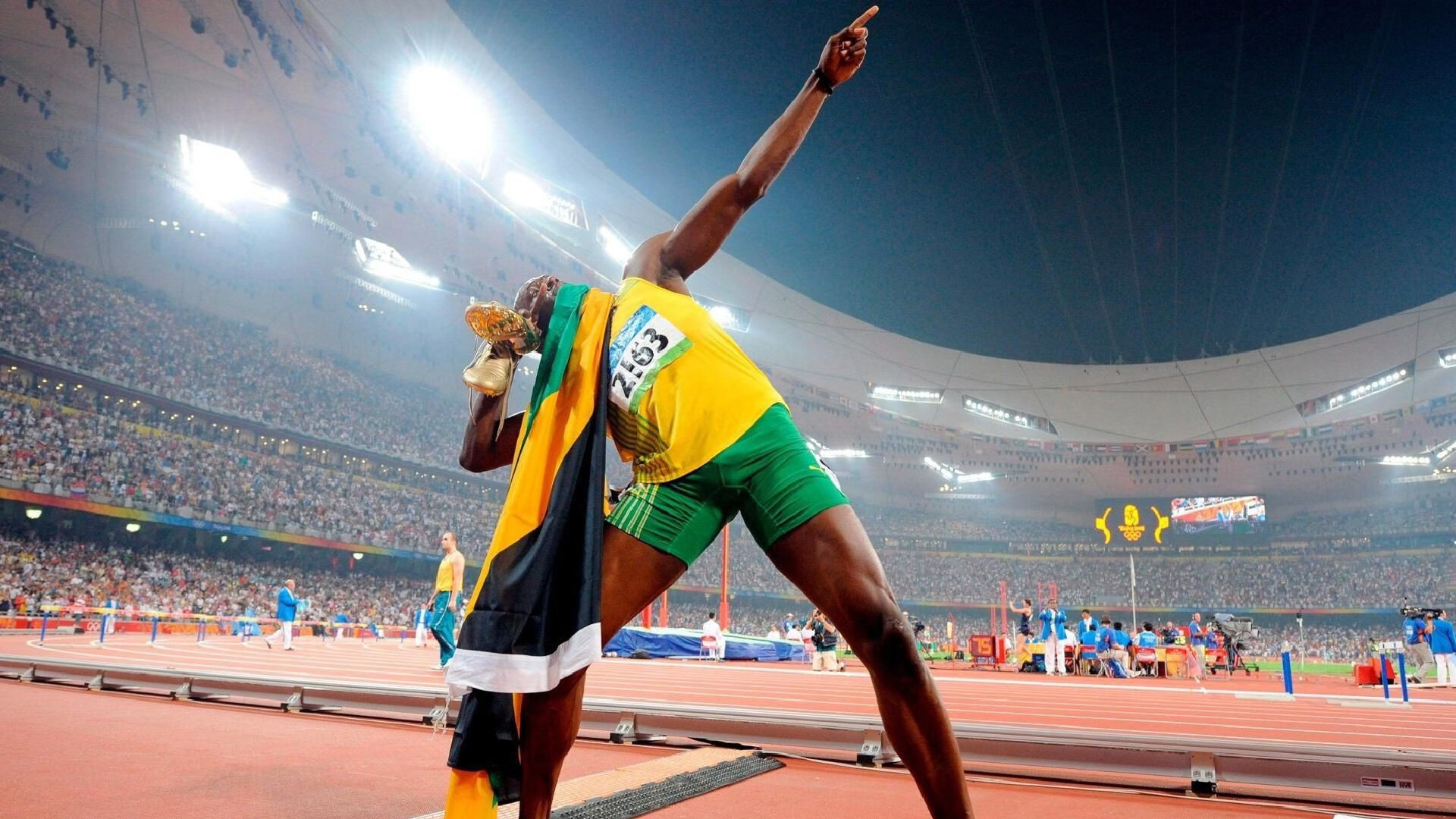 穆古鲁扎意外战胜巴塞罗那,出色防守引爆全场!全场沸腾不已的简单介绍